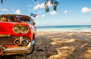 Фреска Красная машина на Кубе