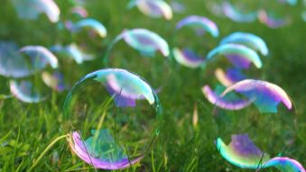 Фреска Мыльные пузыри на траве