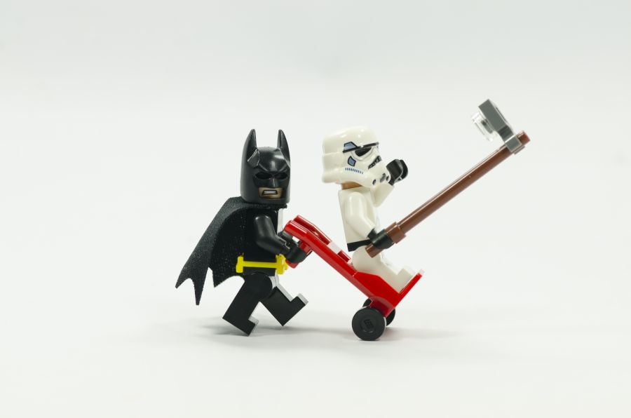 Фотообои Лего звездные воины и бэтмен селфи